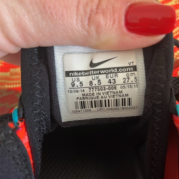Orange Nike lightweight runners - Picture 4 of 4